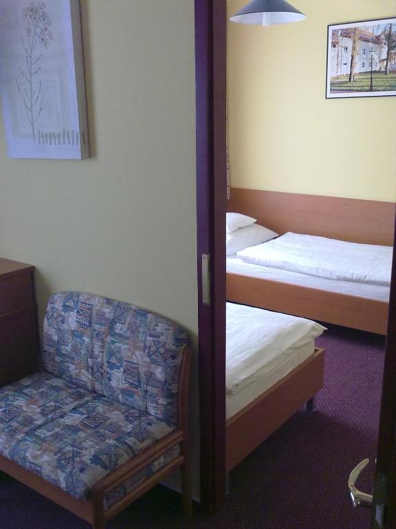 Hotel Thelena Tolna Rum bild